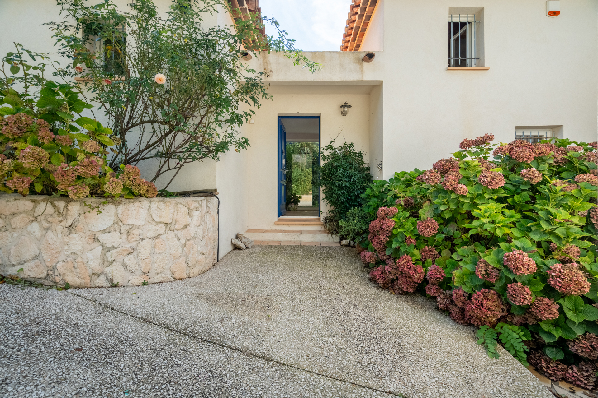 Villa provençale face à la nature