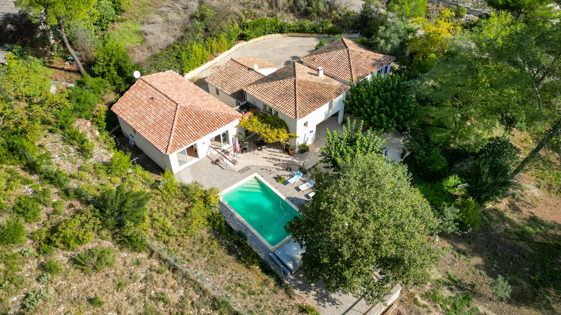 Villa provençale face à la nature