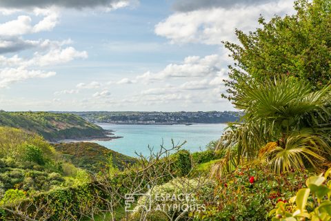 Élégante maison avec vue mer et vaste jardin à Pordic