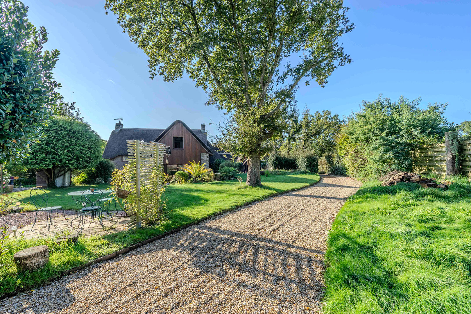 El Chiringuito: Charming Thatched Cottage 2 minutes from St Lyphard