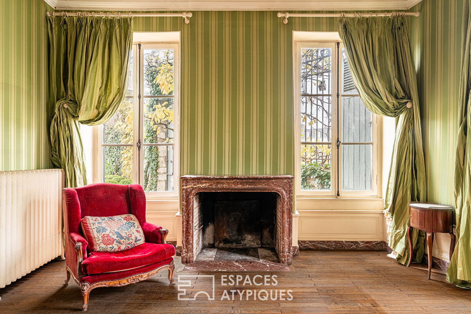 Maison bourgeoise à réinventer : élégance au coeur de Meung-sur-Loire