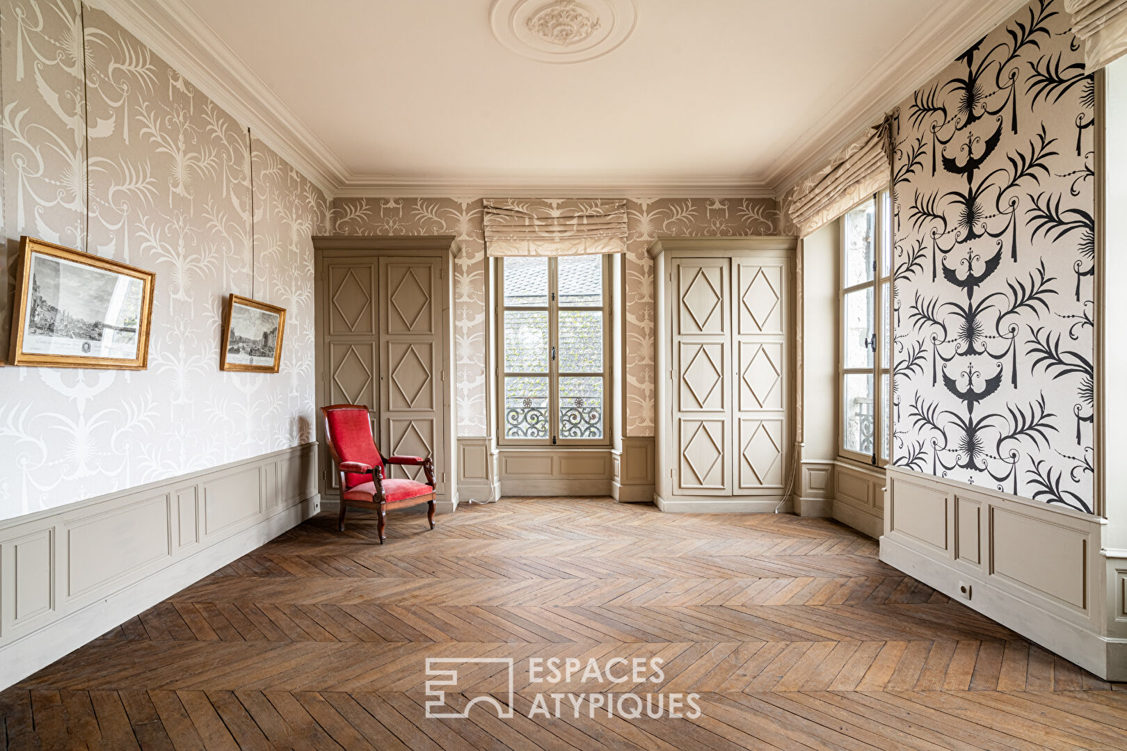 Maison bourgeoise à réinventer : élégance au coeur de Meung-sur-Loire