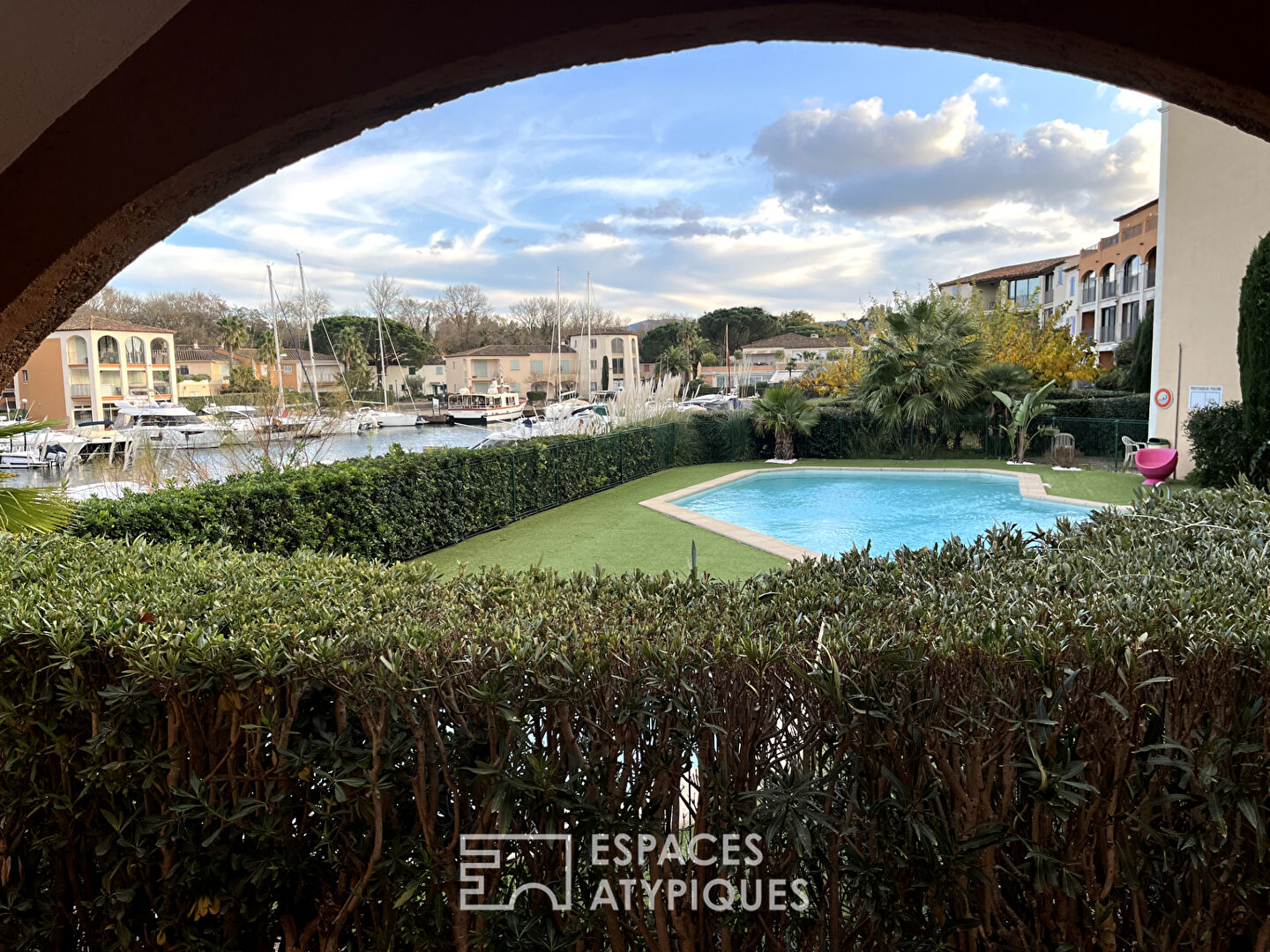 Apartment with garden and marina view