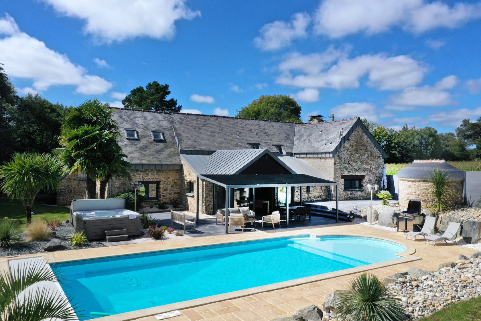 Charmante propriété de caractère avec piscine