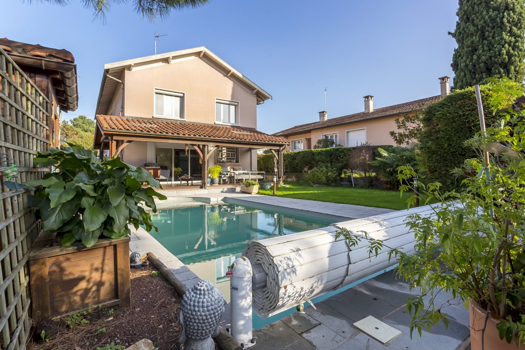 Maison avec piscine au cadre bucolique