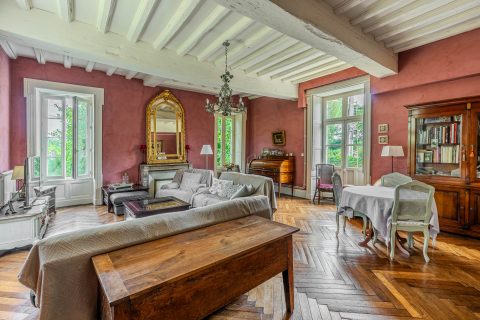 Charming residence in the city center of Clisson