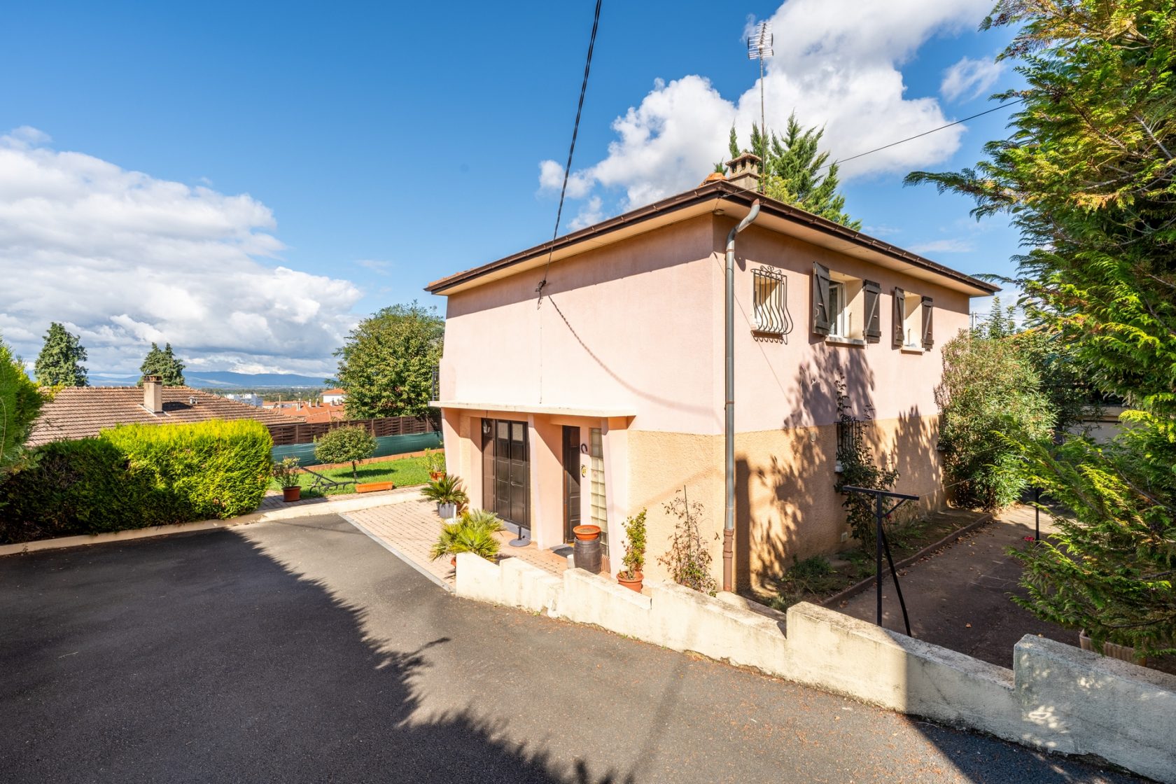 Maison avec vue et jardin