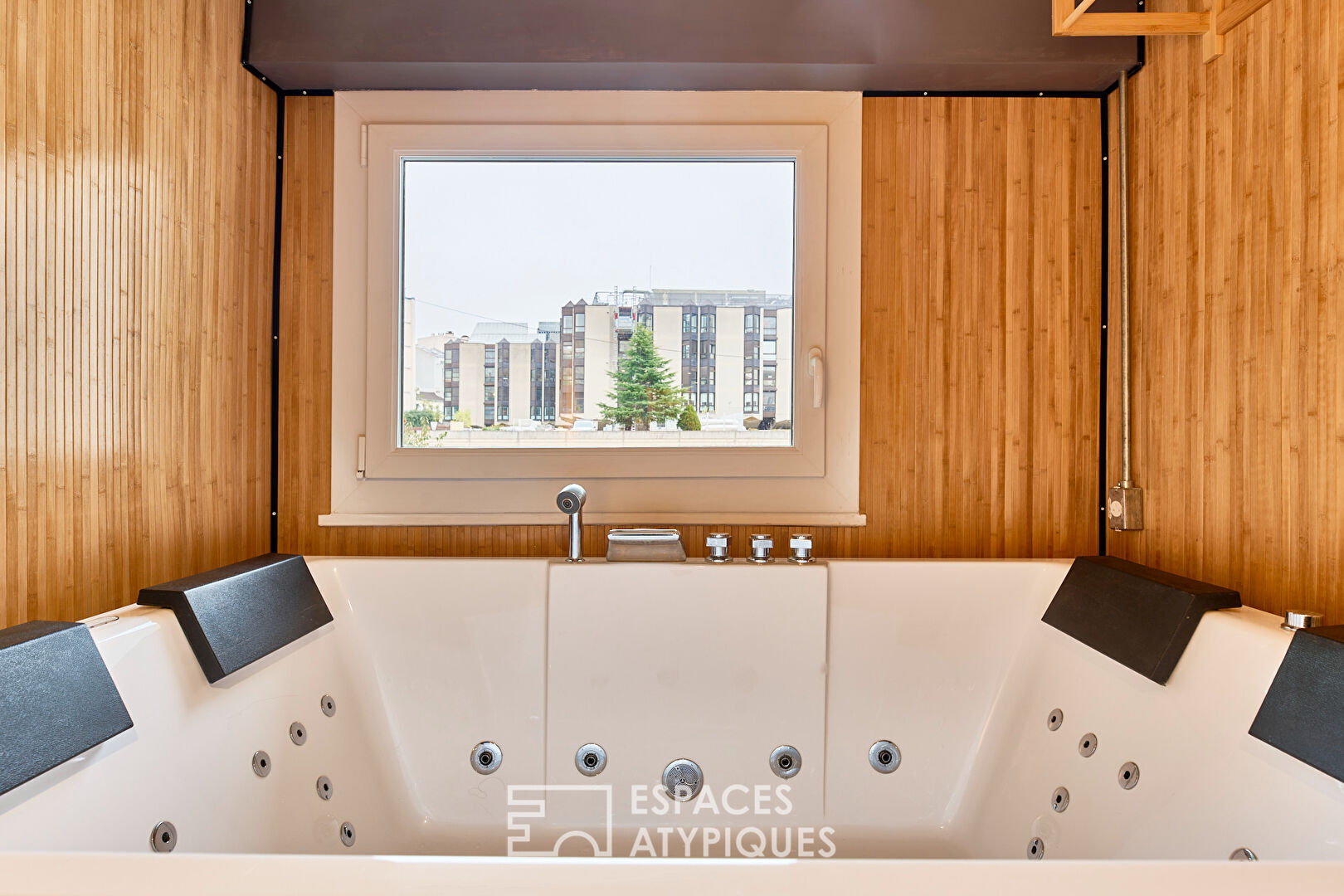 Appartement avec Jacuzzi proche du Canal Saint Martin