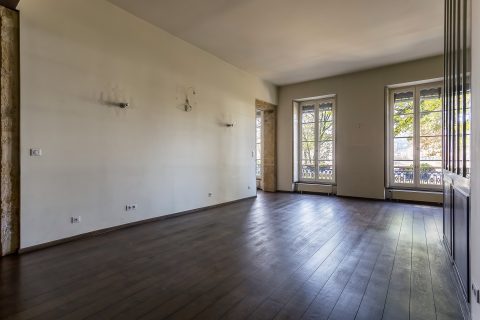 Appartement bourgeois avec vue sur les quais du Rhône