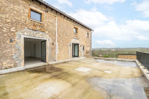 Maison avec vue sur les hauteurs des Pierres Dorées