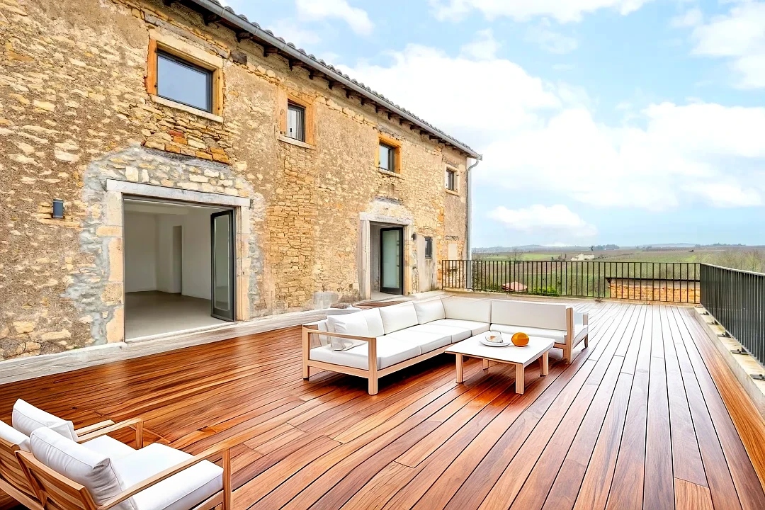 Maison avec vue sur les hauteurs des Pierres Dorées