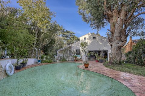 Renovated Art Deco house in Cap Brun