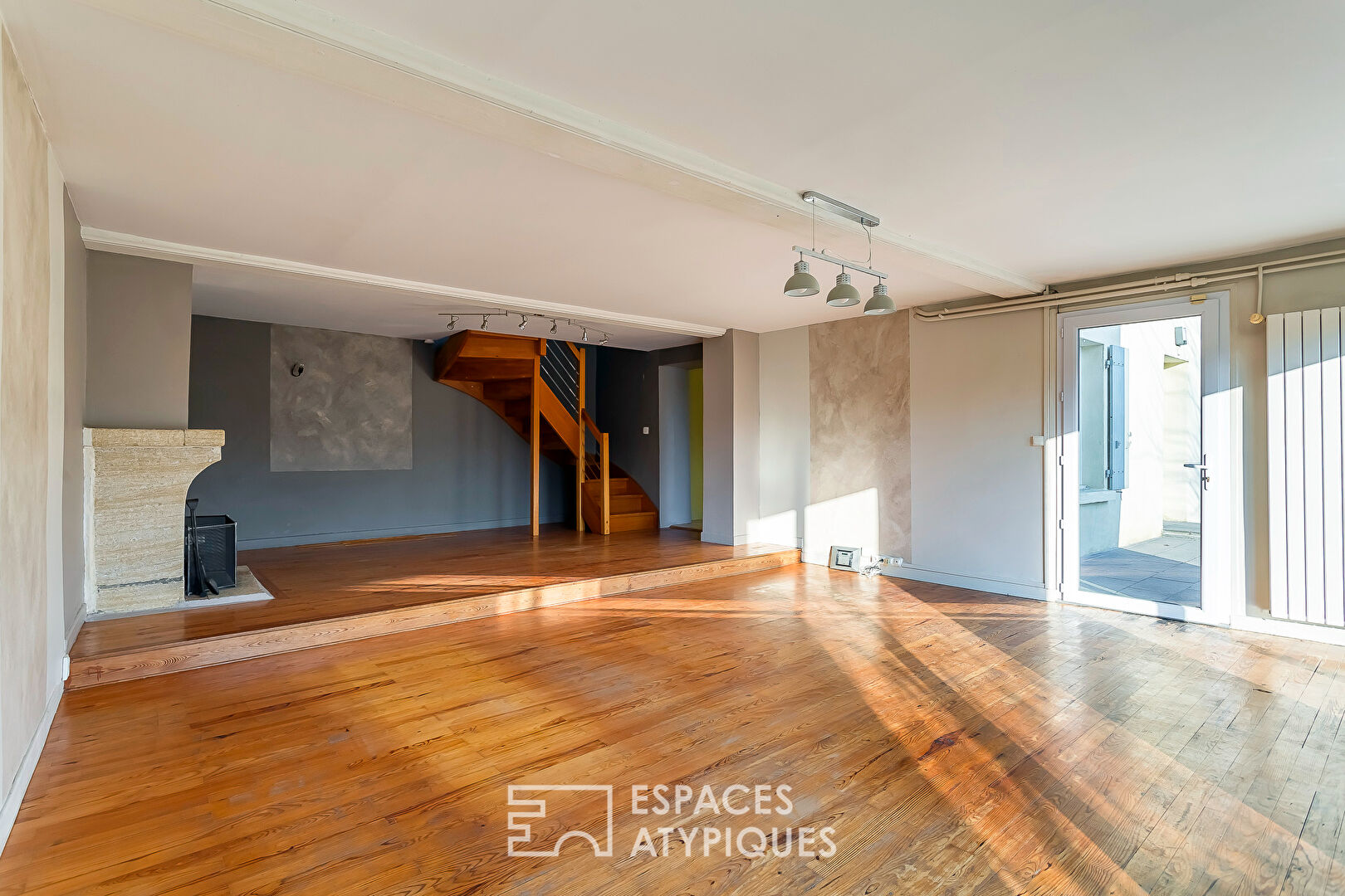 Maison de caractère du XIXe siècle avec piscine aux portes de Lyon