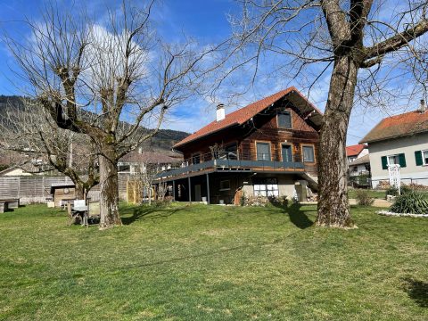 Chalet with contemporary renovation