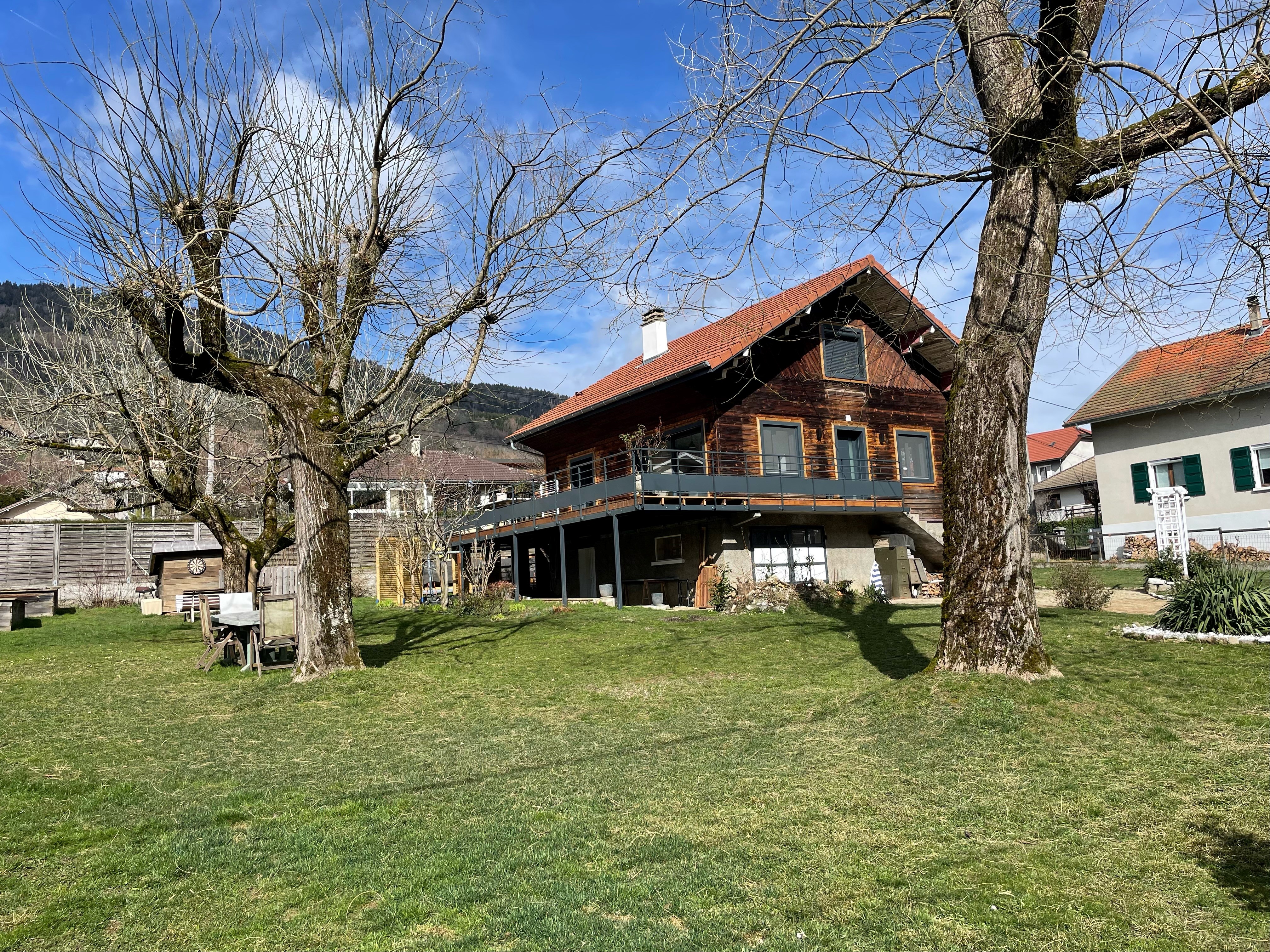 Chalet à la rénovation contemporaine