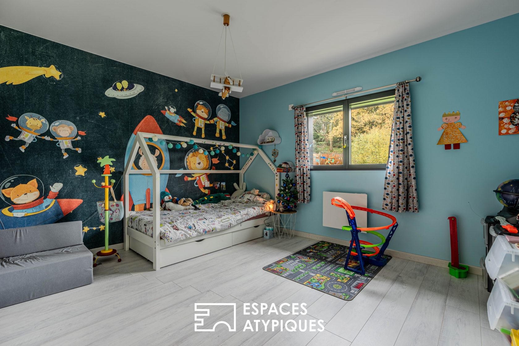 Maison familiale « éco-responsable » avec 5 chambres.