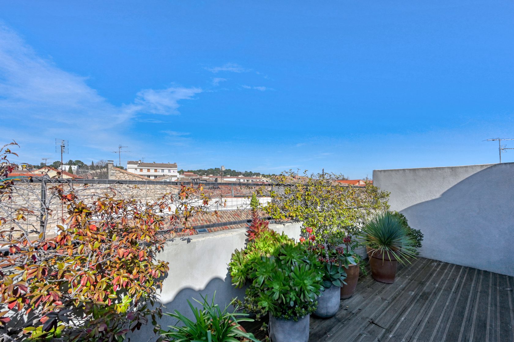 Appartement esprit maison de ville avec terrasses et vue imprenable – Nîmes, Quartier Jean Jaurès