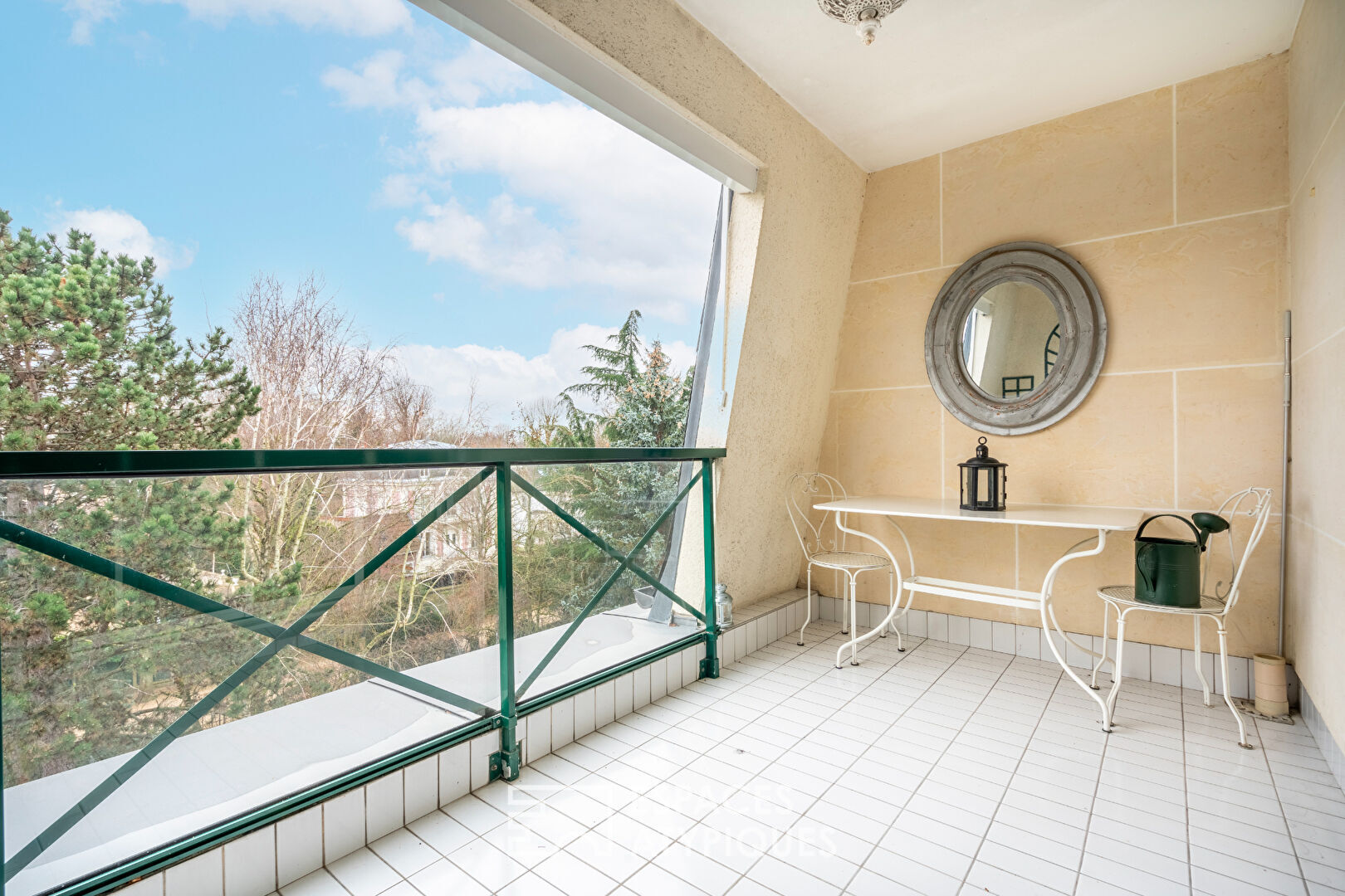 Appartement avec terrasse et vue dégagée