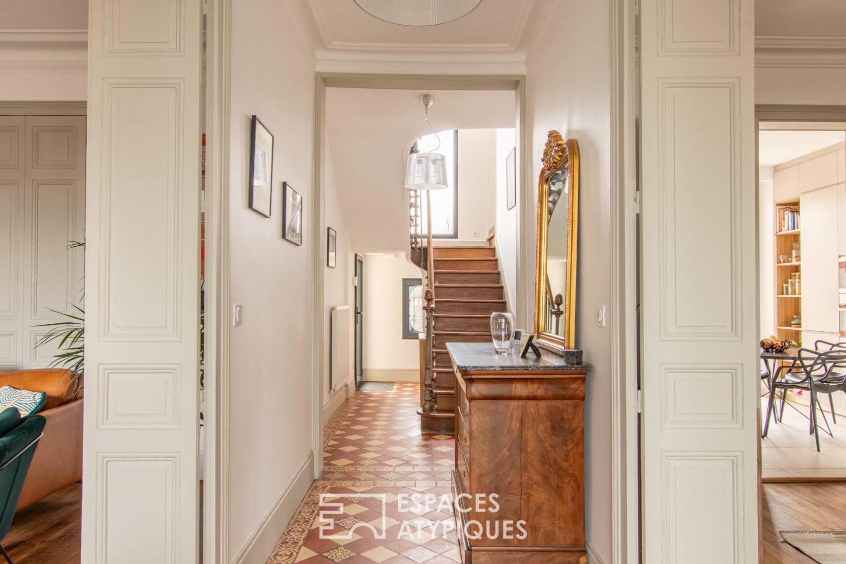 The Authentic – Bourgeois family house