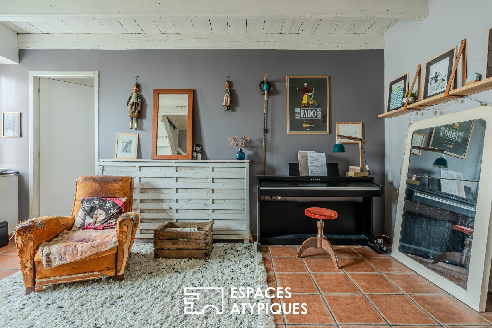 Une maison de bourg au charme intemporel avec piscine et dépendances