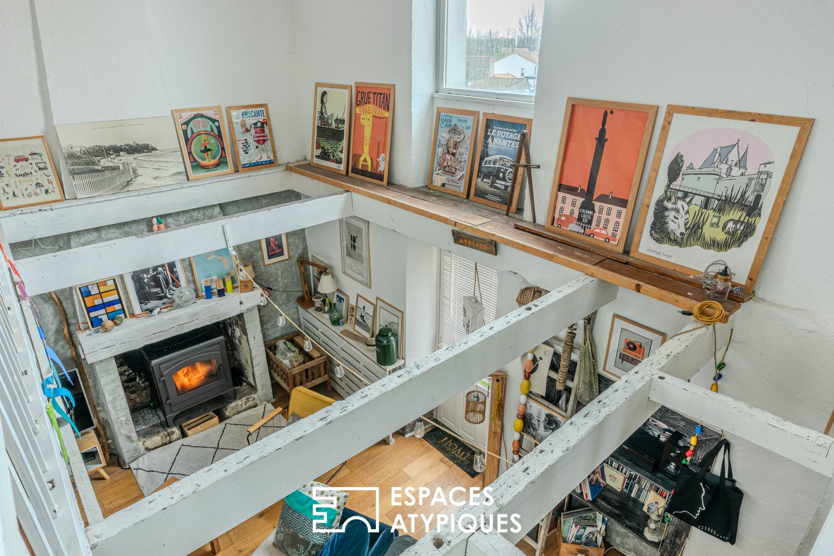 Une maison de bourg au charme intemporel avec piscine et dépendances