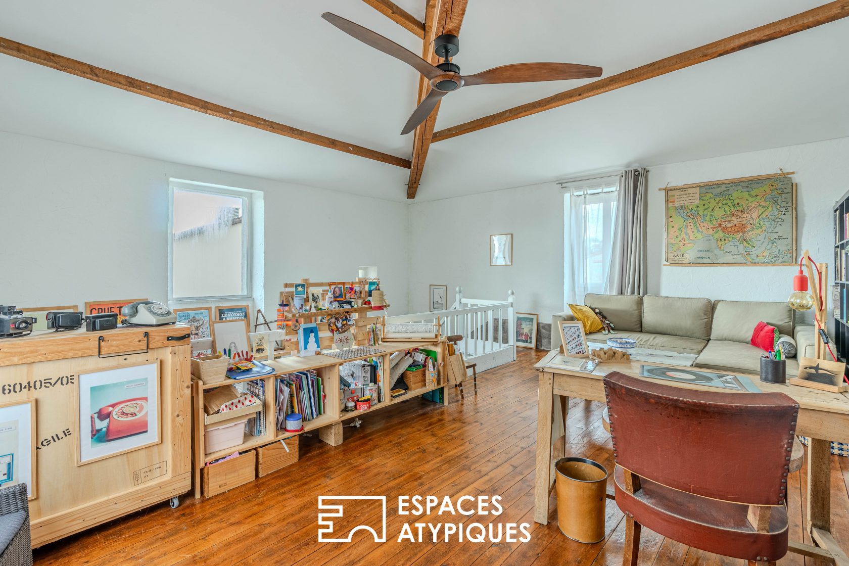 Une maison de bourg au charme intemporel avec piscine et dépendances