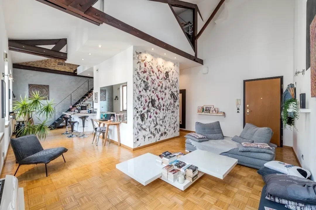 Loft contemporain avec mezzanine – Emplacement d’exception