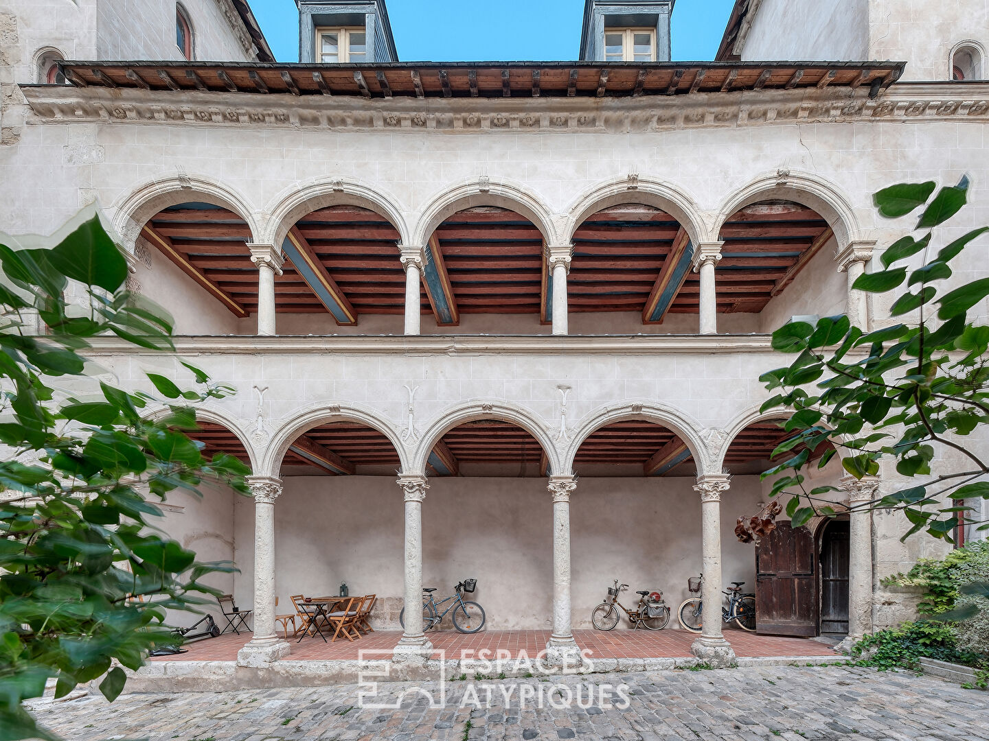 Duplex dans un ancien hôtel particulier