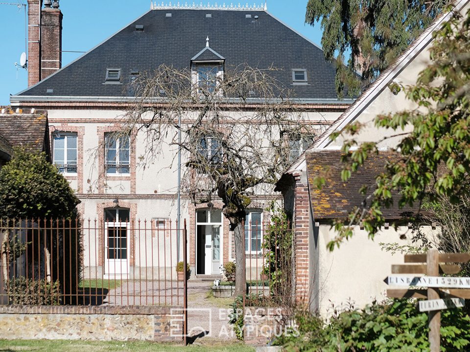 Grande maison bourgeoise de 1828 et son charmant jardin