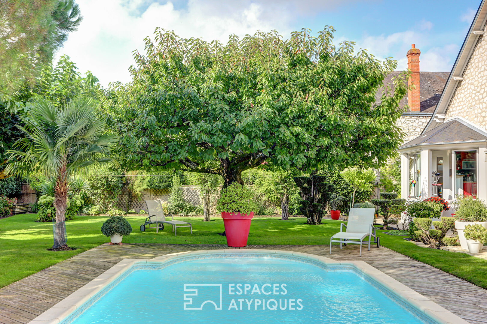 Ensemble de deux maisons avec piscine