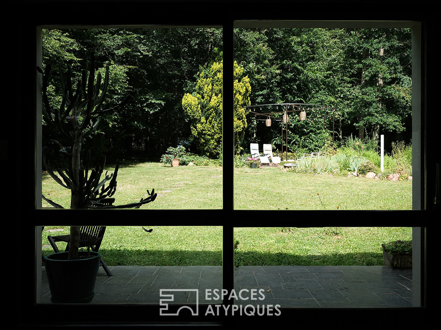 La maison 70’s dans son cadre bucolique proche de Chartres