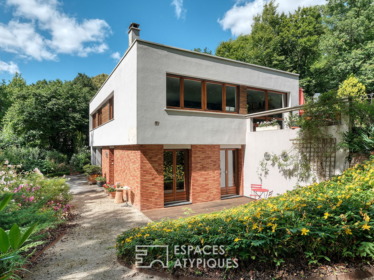 La maison 70’s dans son cadre bucolique proche de Chartres