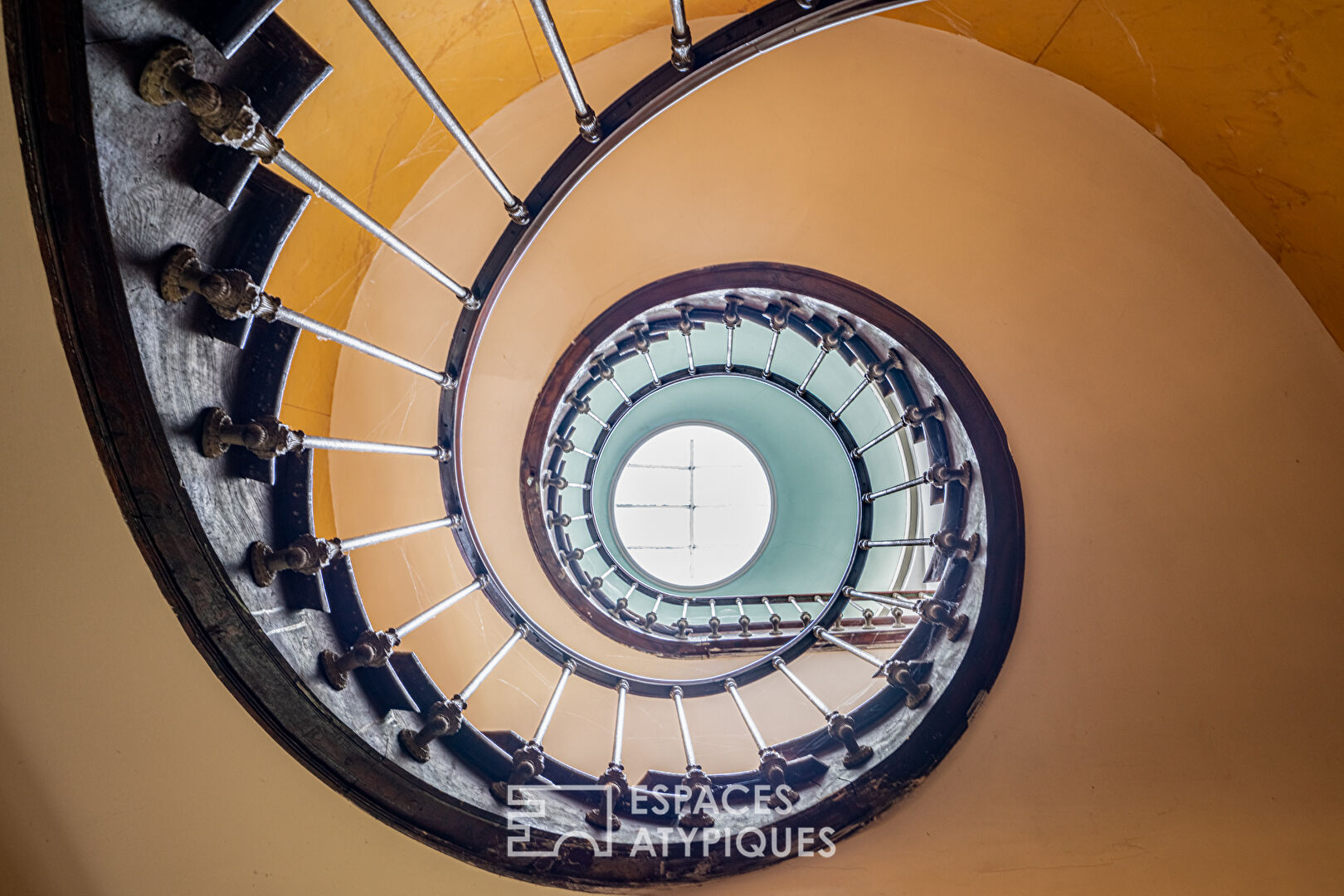 Maison bourgeoise à réinventer : élégance au coeur de Meung-sur-Loire