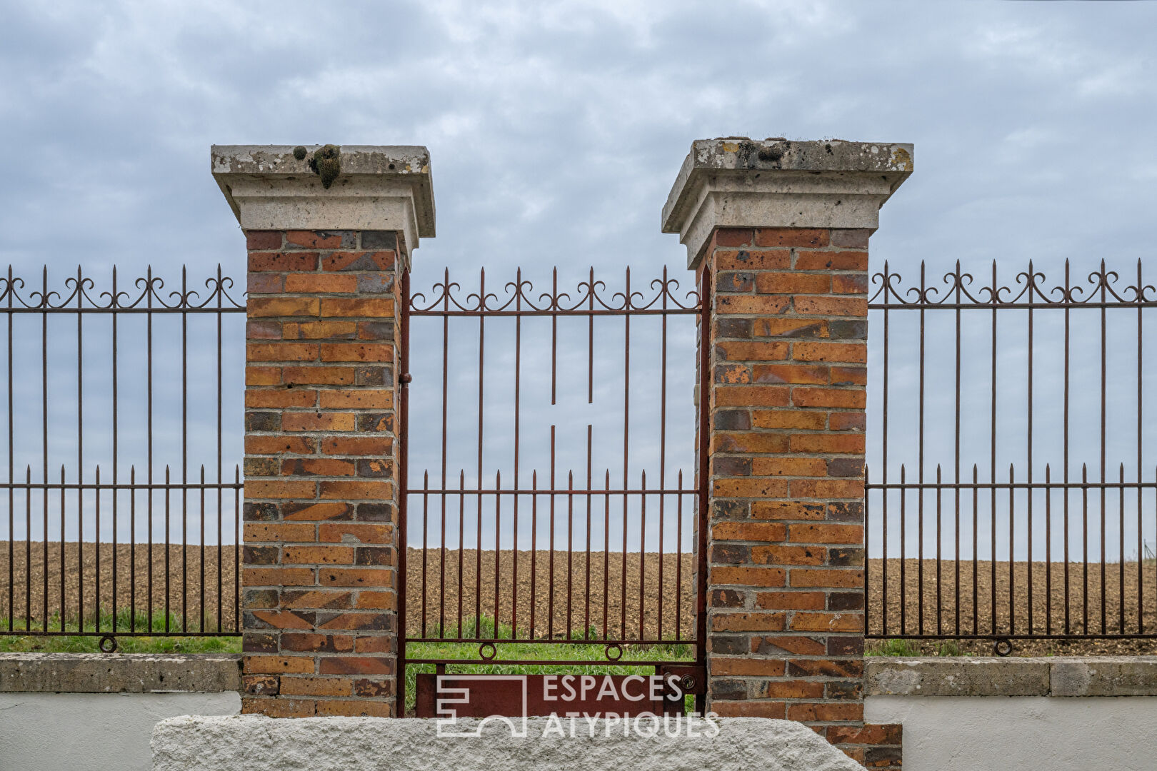 Maison familiale avec dépendances