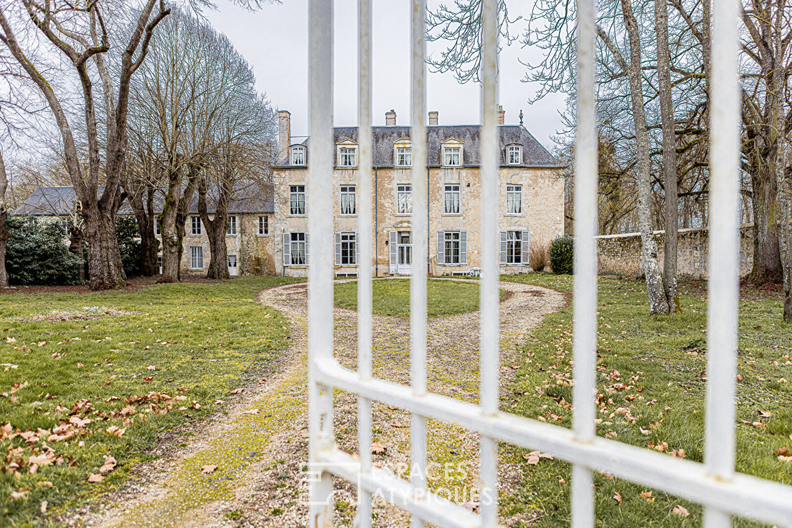 Château du XVIIème au coeur d’un parc verdoyant