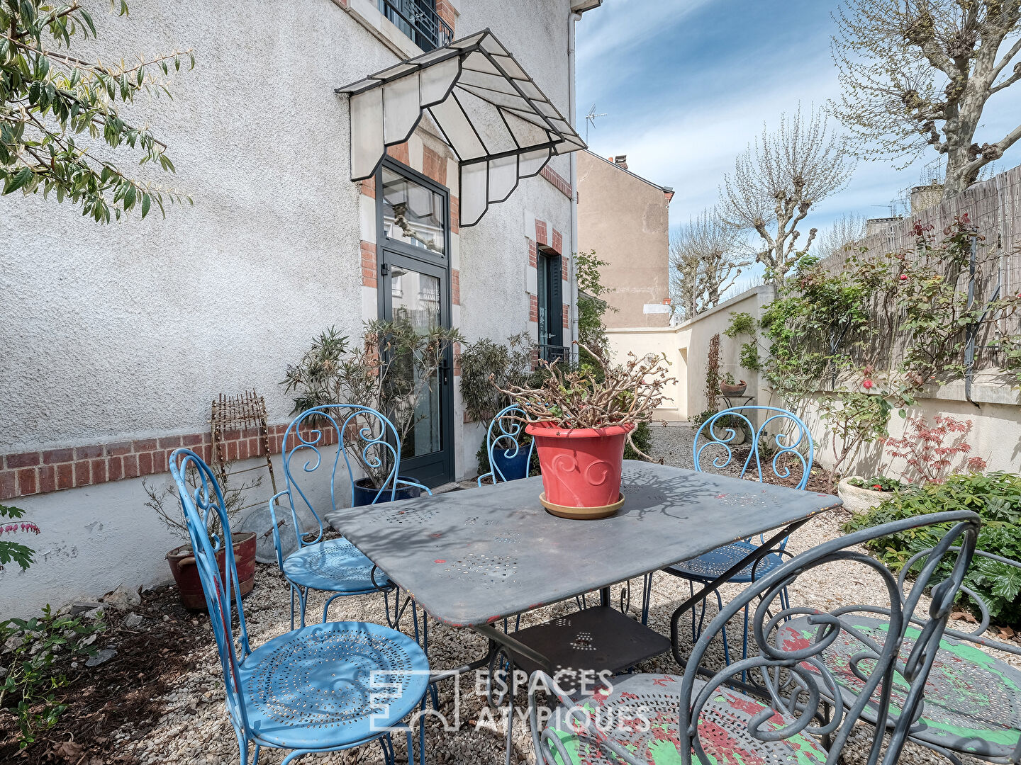 Chaleureuse maison de ville avec jardin et garage