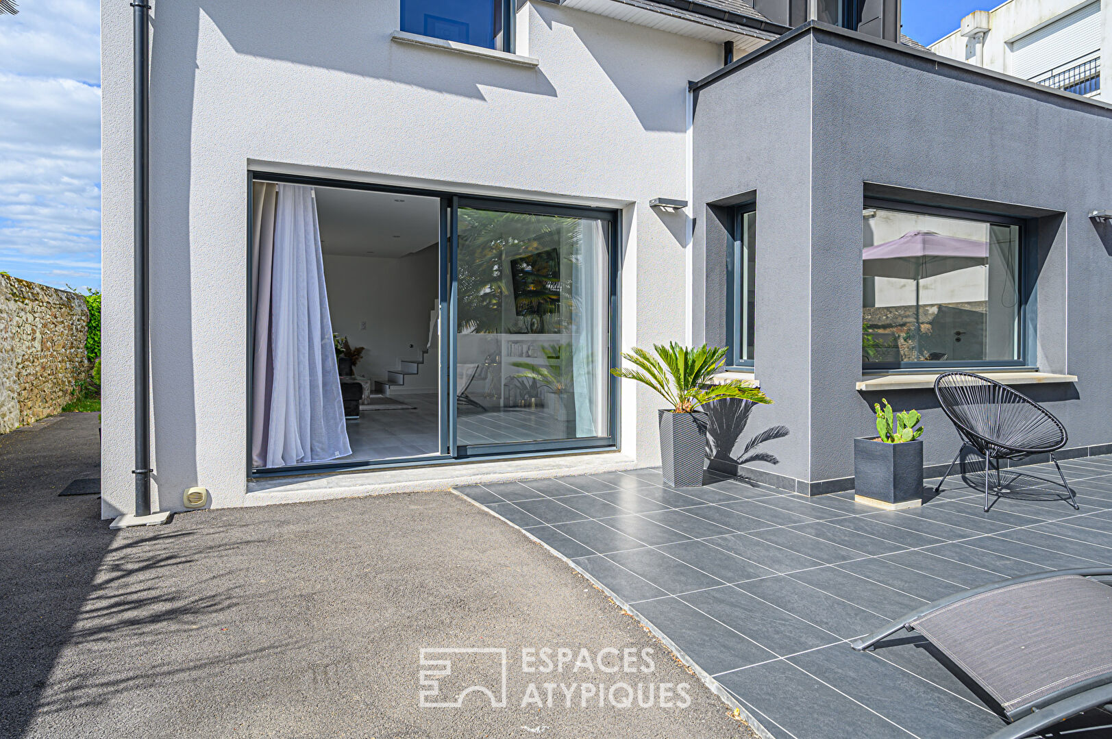 Contemporary house in downtown Vannes