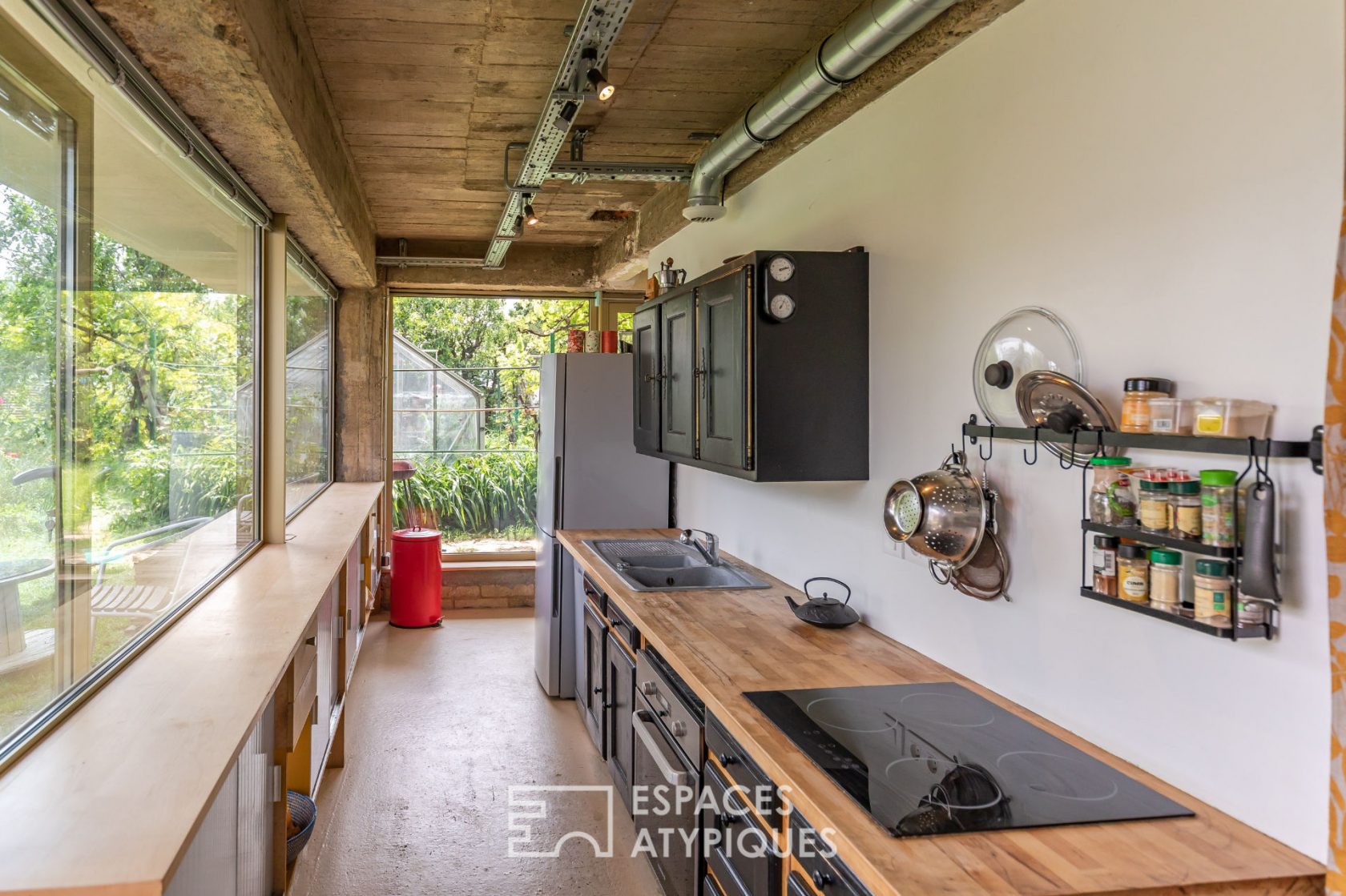 Maison Loft 50’s réinterprétée  et son jardin champêtre – 105 m²  – Rennes