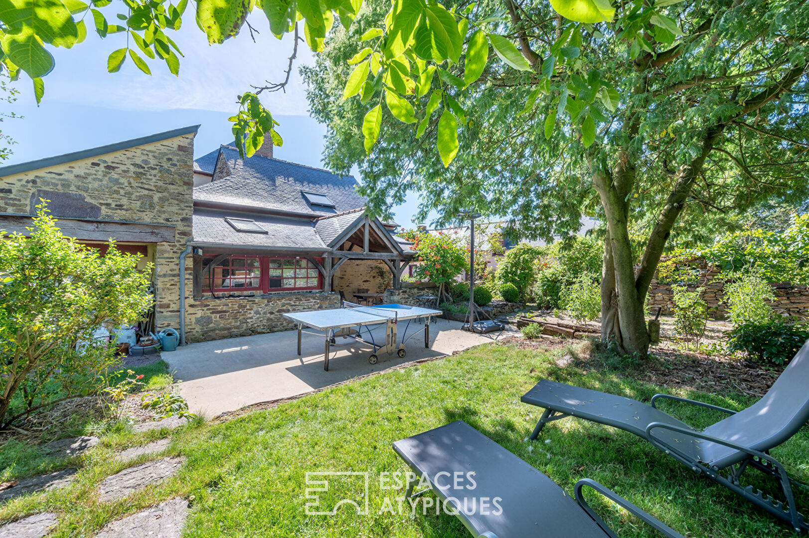 Charmant manoir du XVIIe siècle et sa longère