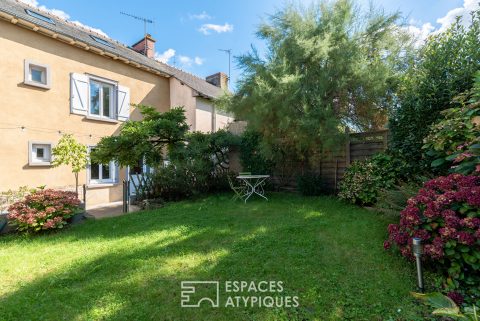 charmante maison de bourg rénovée et son joli jardin