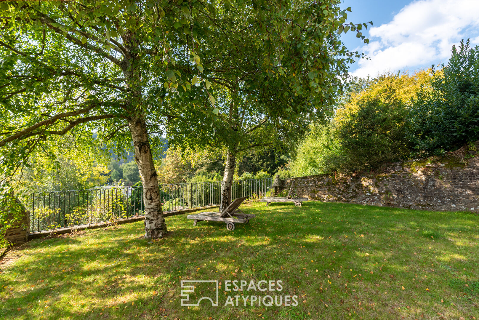 Belle Fougeraise avec vue sur le château