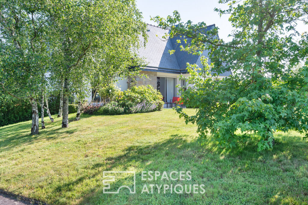 Charmante maison familiale et son écrin de verdure