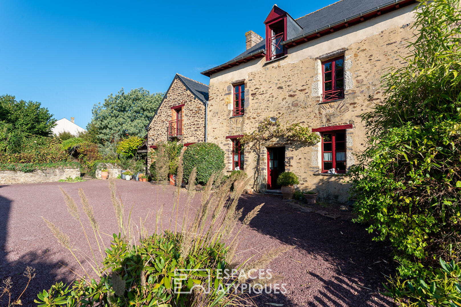 Charmant manoir du XVIIe siècle et ses gîtes