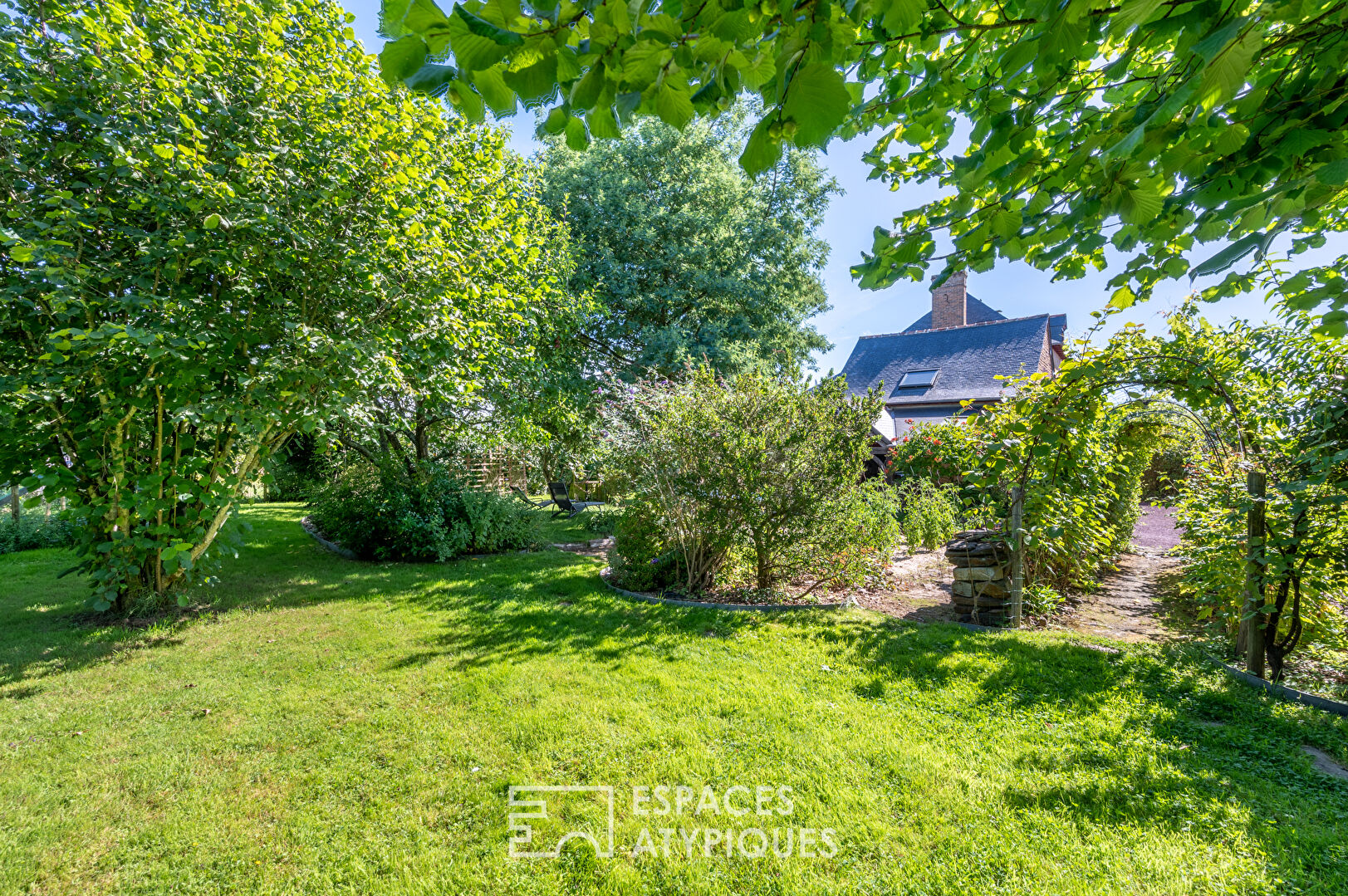 Charmant manoir du XVIIe siècle et ses gîtes