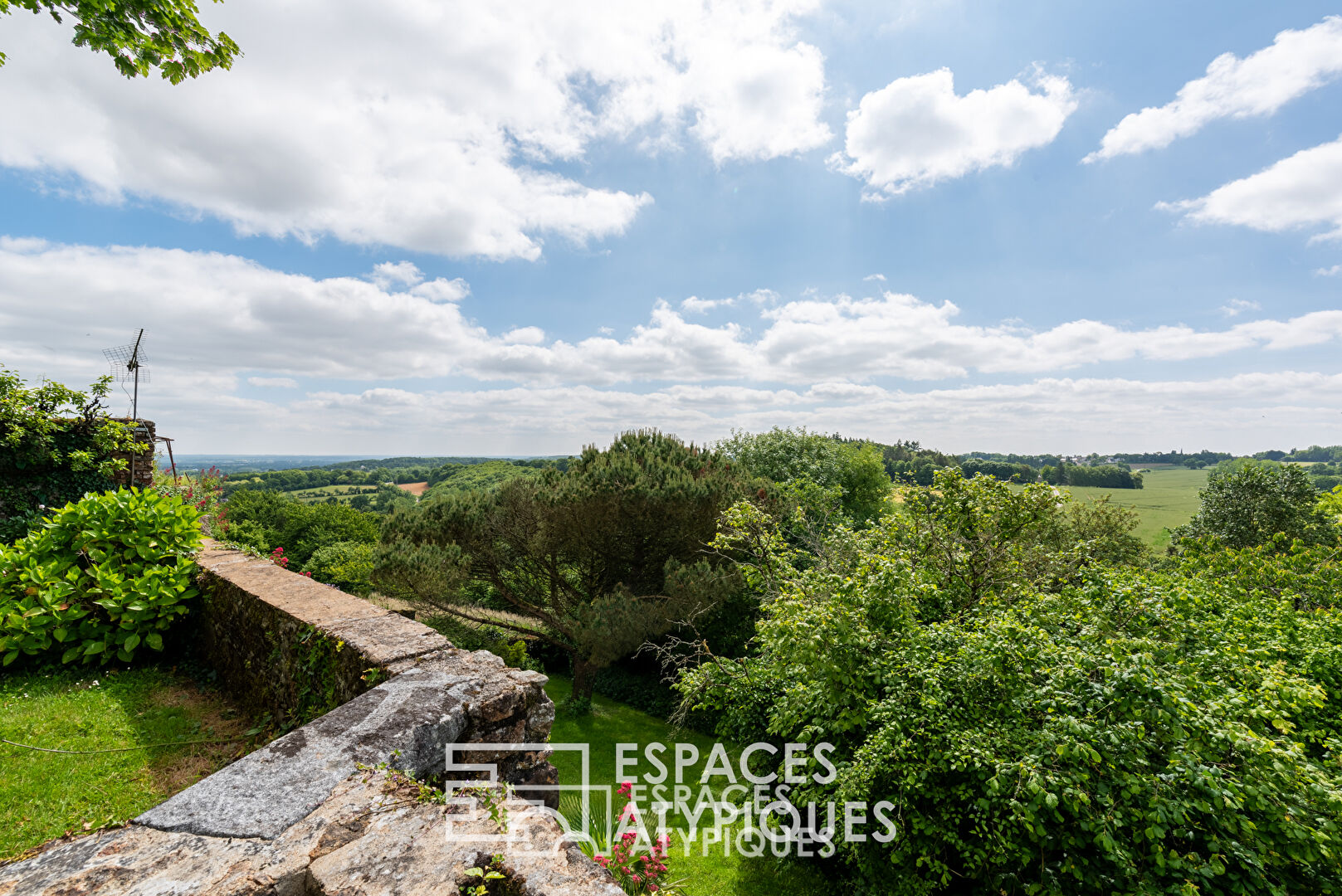 Large family home and its incredible view in the heart of the city of books