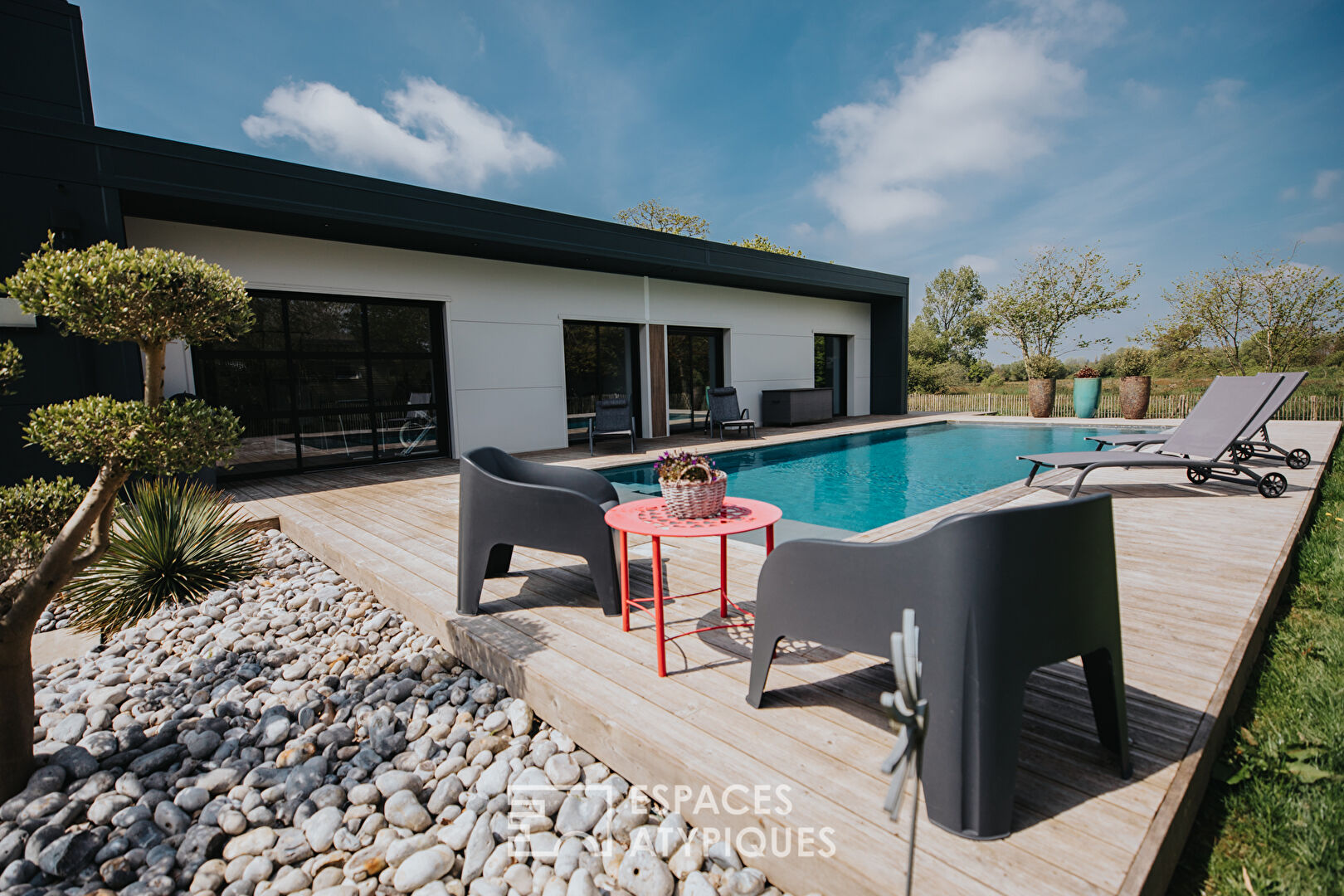 Contemporaine familiale avec piscine