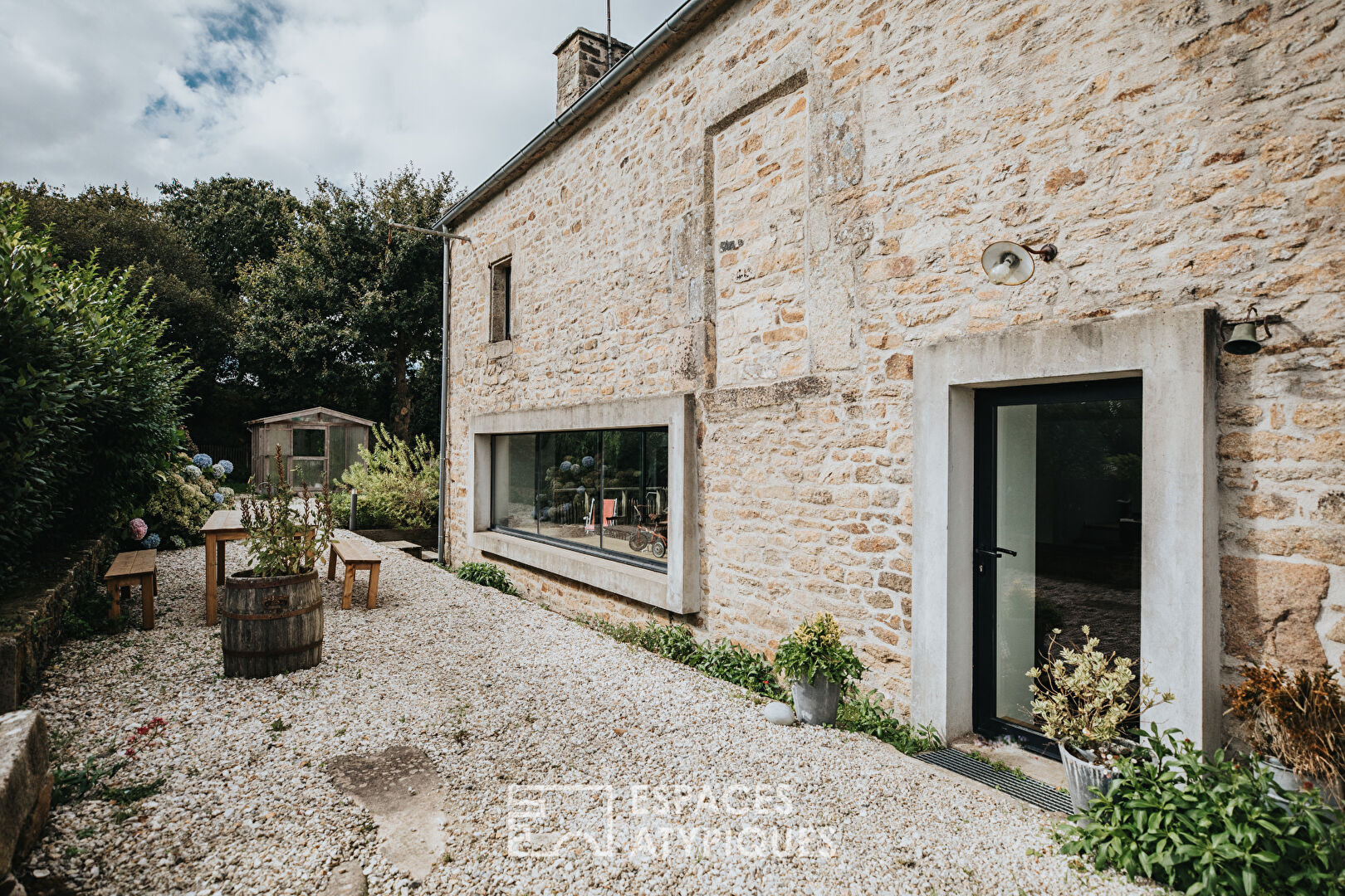 Rénovation contemporaine d’un ancien moulin