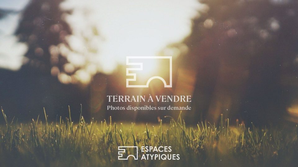 Terrain constructible et son jardin paysagé