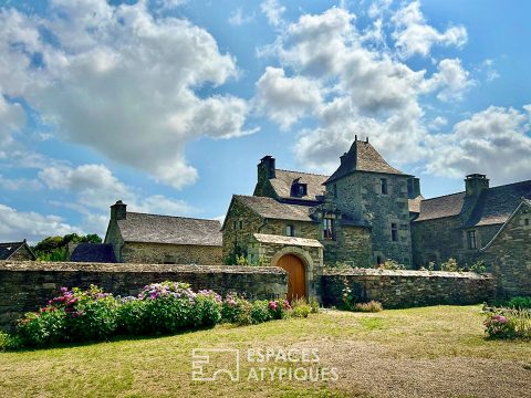 Élégant manoir du XVIe siècle avec gîtes lovés dans son parc.