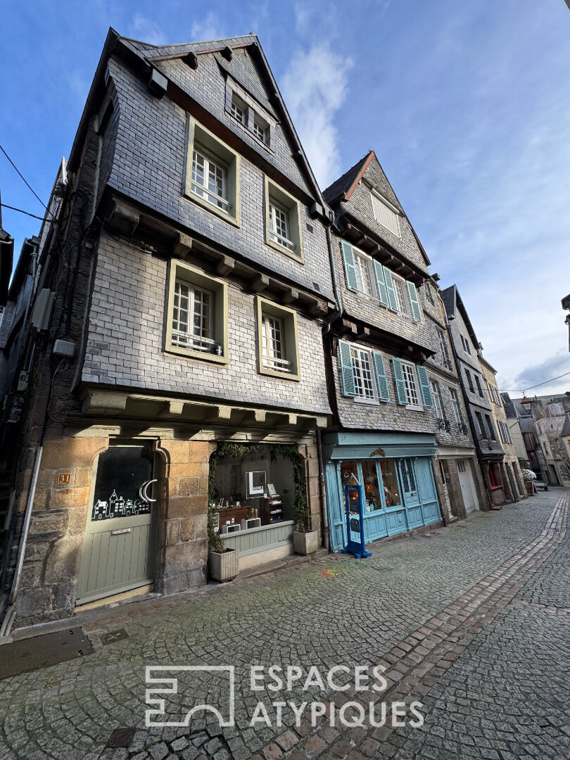 Maison à Pans de Bois – Triplex Familial avec local commercial et Studios